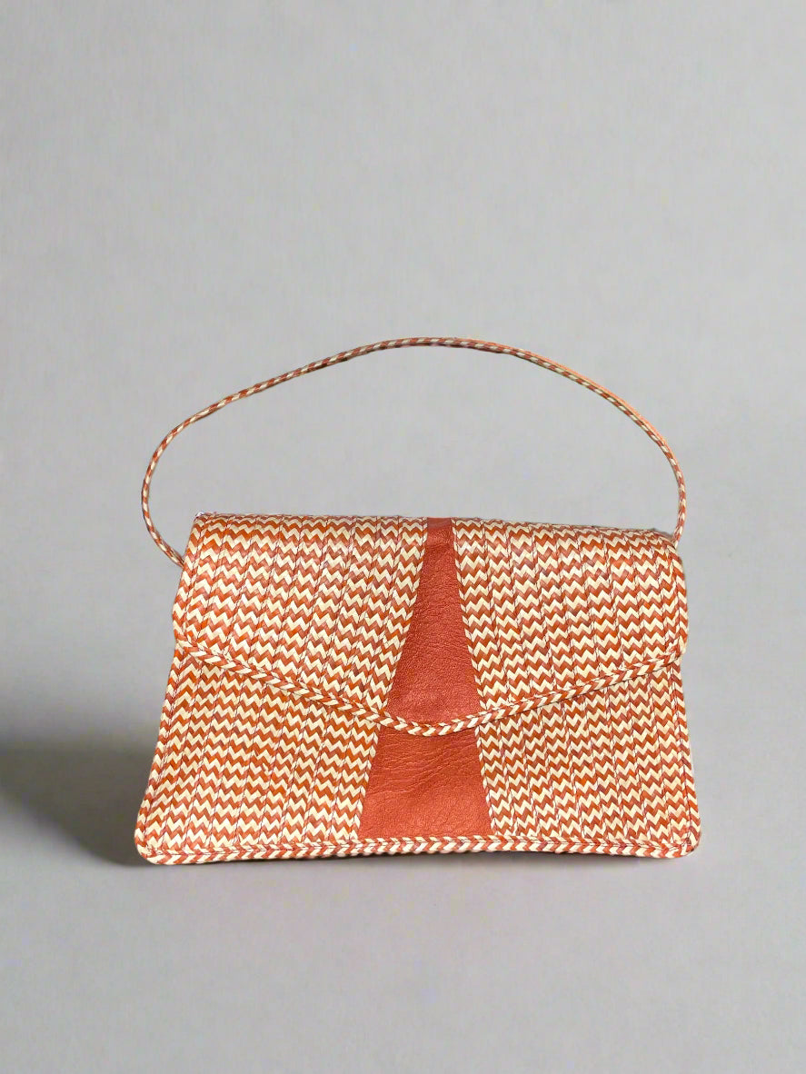 Petit sac à main en terre cuite