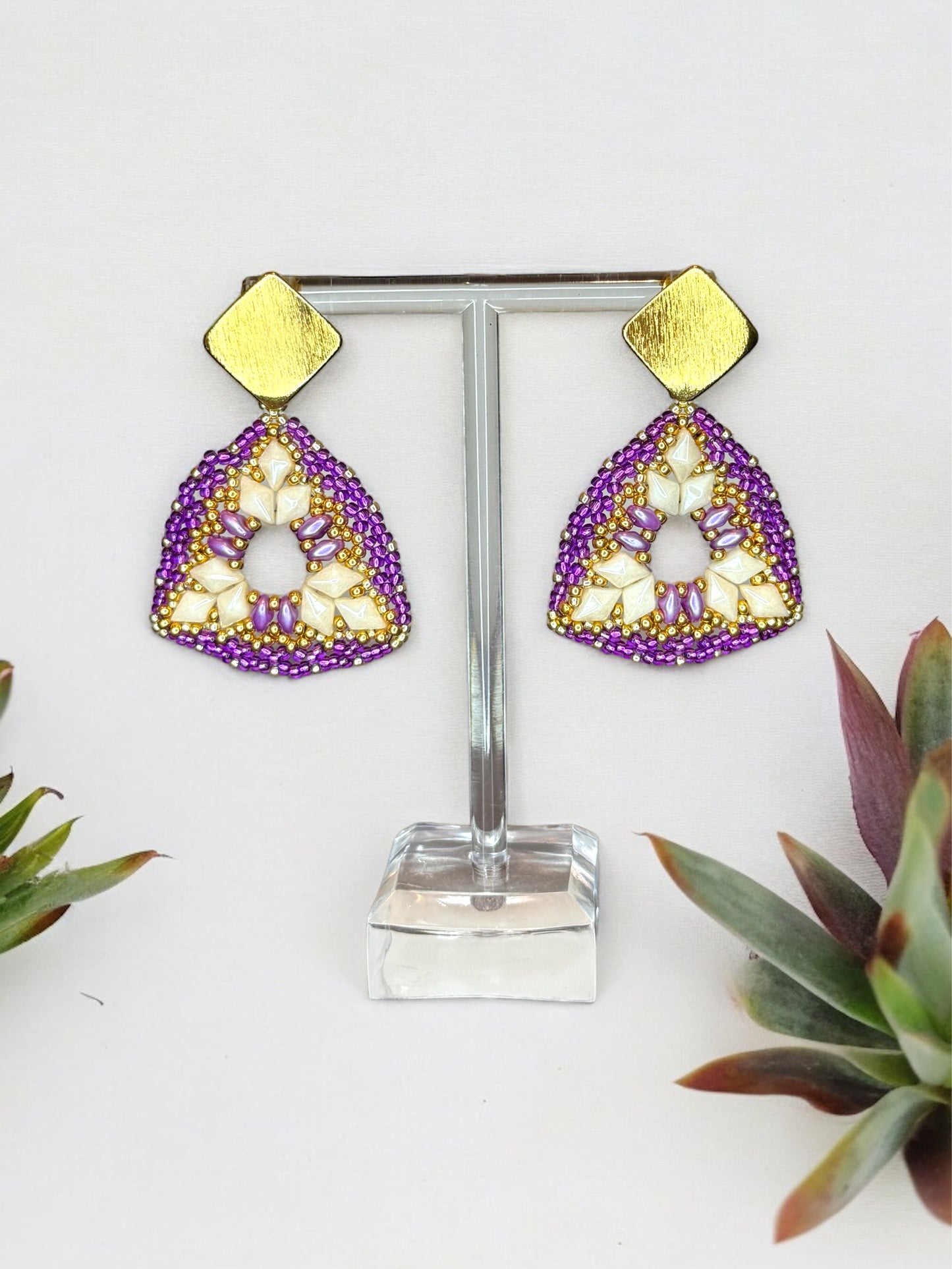 beaded jewelry, handmade earrings, Colombian jewelry, purple earrings, handmade earrings