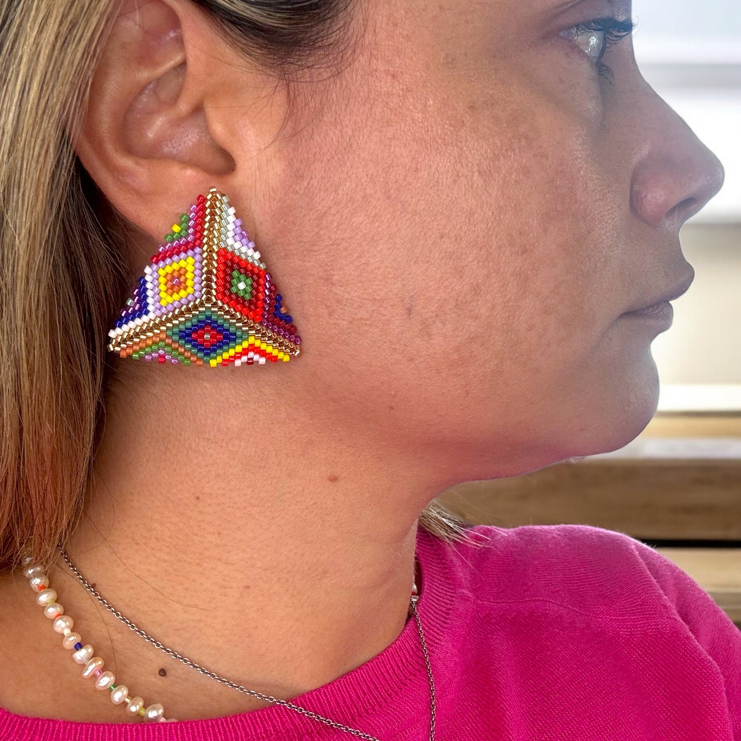Japanese bead, miyuki work, miyuki earrings, triangle earrings, multi colour earring, made in Colombia, accessories, jewelry,