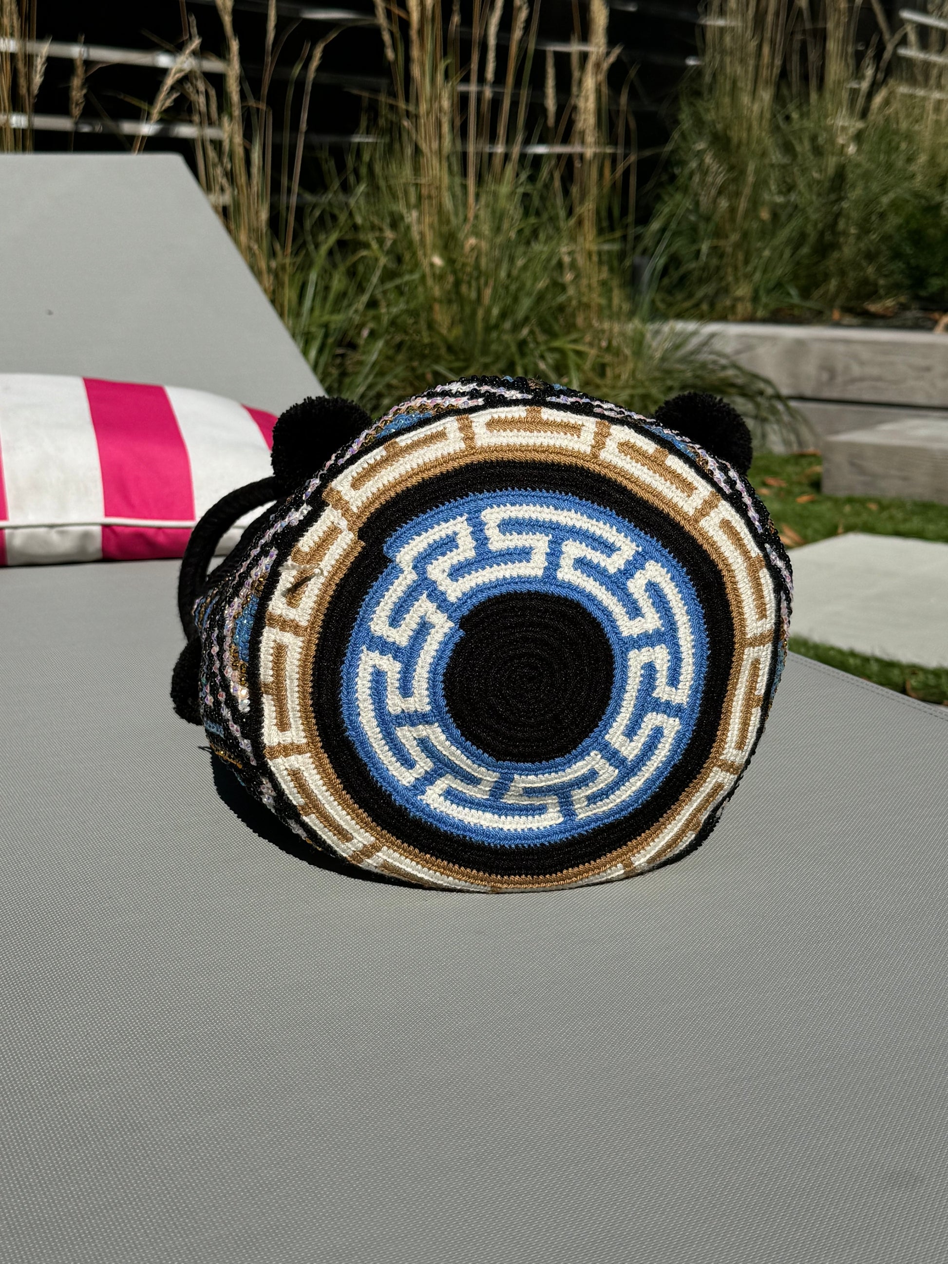 traditional Colombian bag, wayuu bag, handmade bag, colourful bag, crossbody bag, crystal hand-glued bag