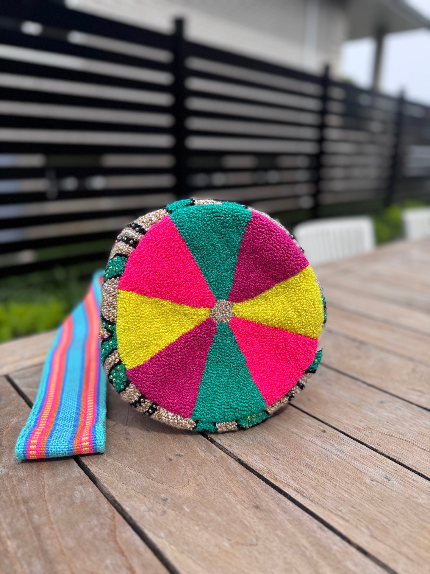 handwoven mochila bag in flamingo design with tassels, handwoven in Colombia available in Montreal, Colombian traditional bag Montreal