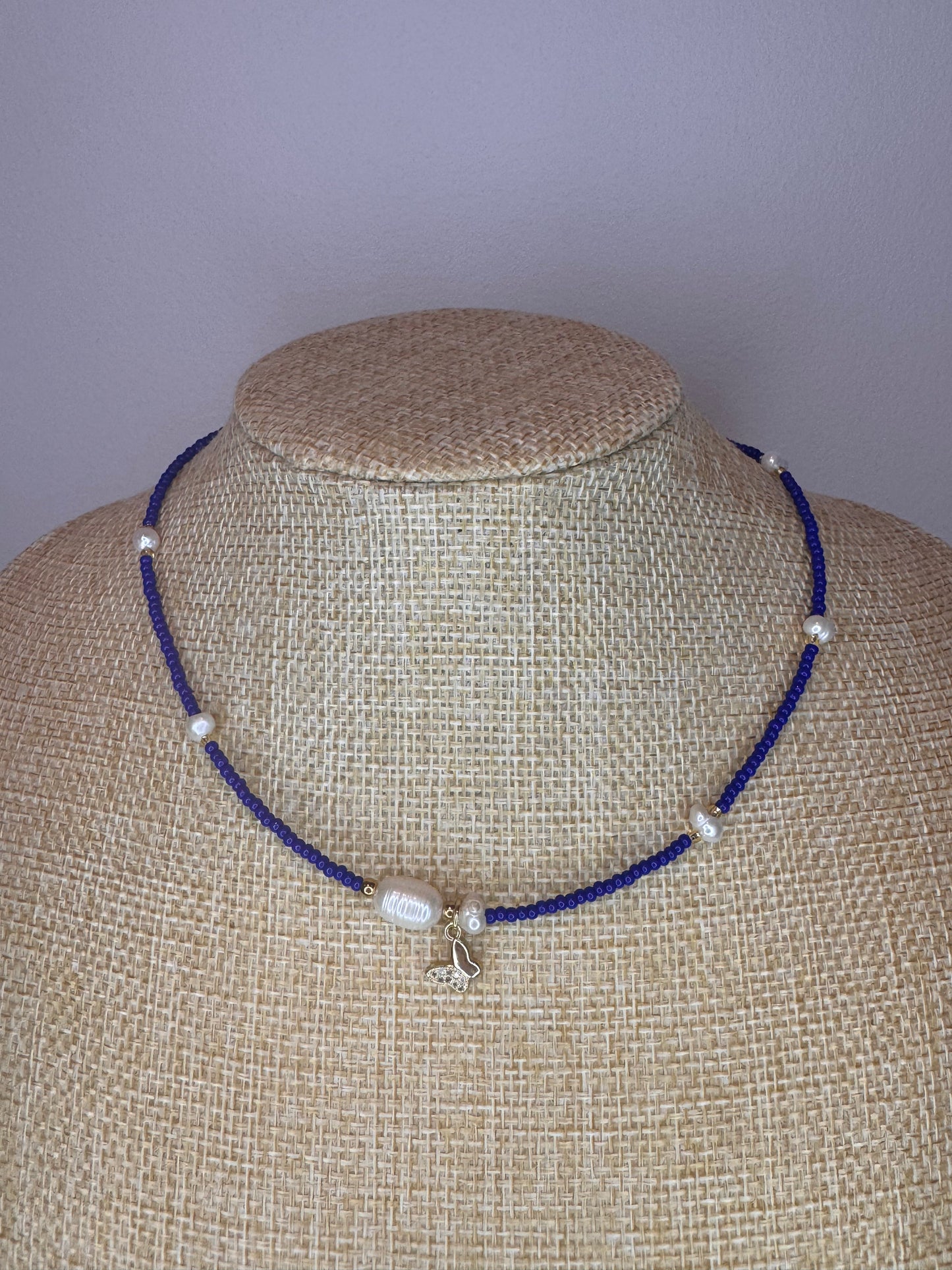 Bead necklace, chocker style, unicolour chocker, freshwater necklace, charm with crystals, handmade, butterfly charm, crystals