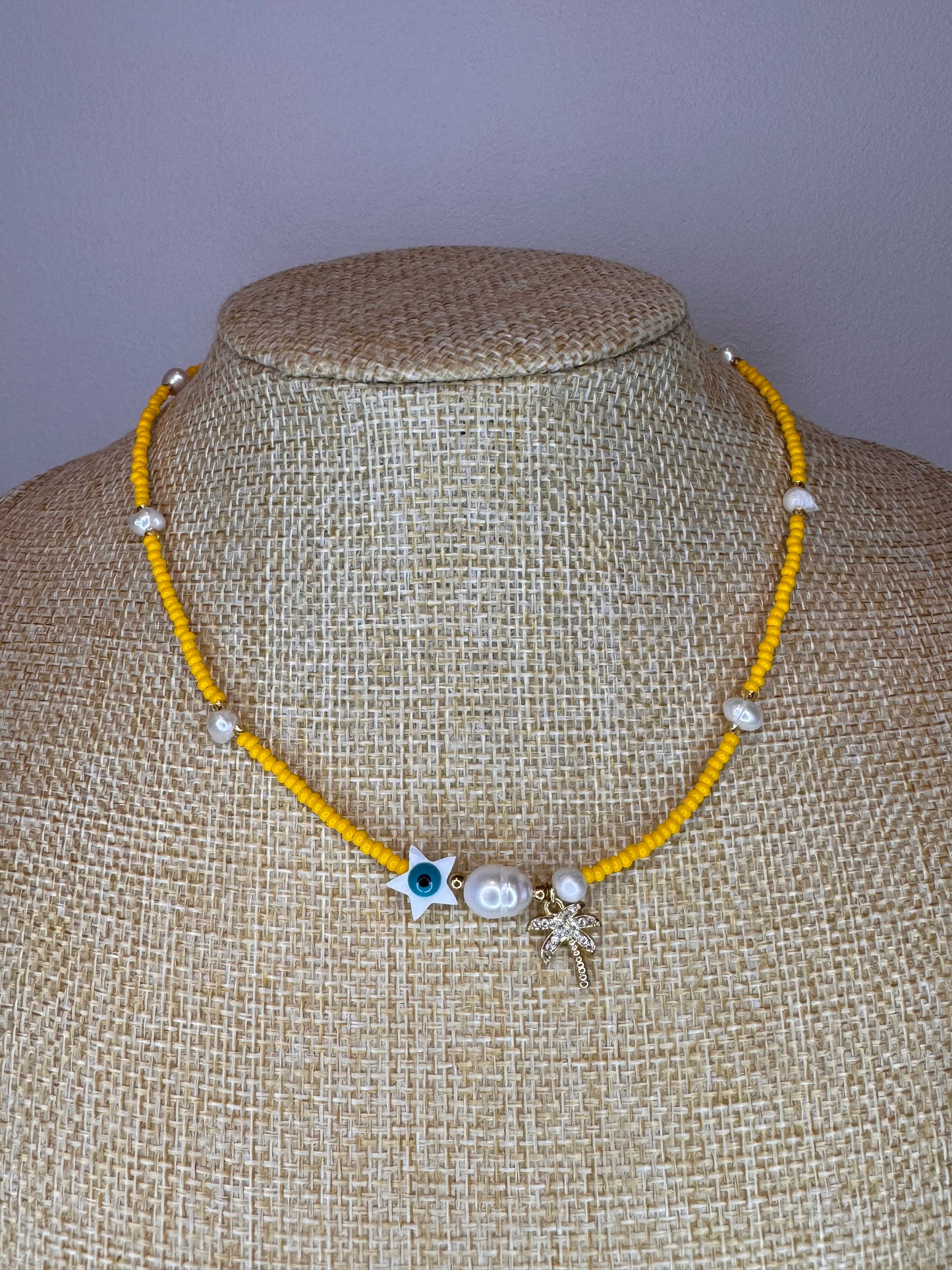 Bead necklace, chocker style, unicolour chocker, freshwater necklace, charm with crystals, handmade, evil eye necklace, evil eye protection, nacre star, palm tree charm