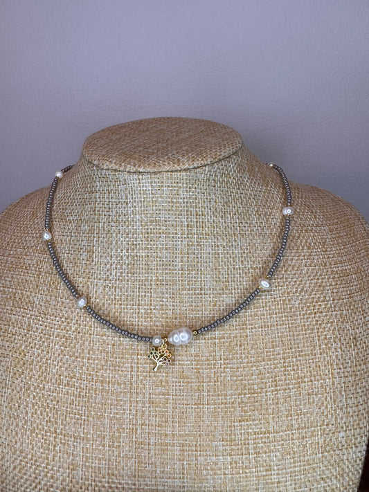 Bead necklace, chocker style, unicolour chocker, freshwater necklace, charm with crystals, handmade, tree of life