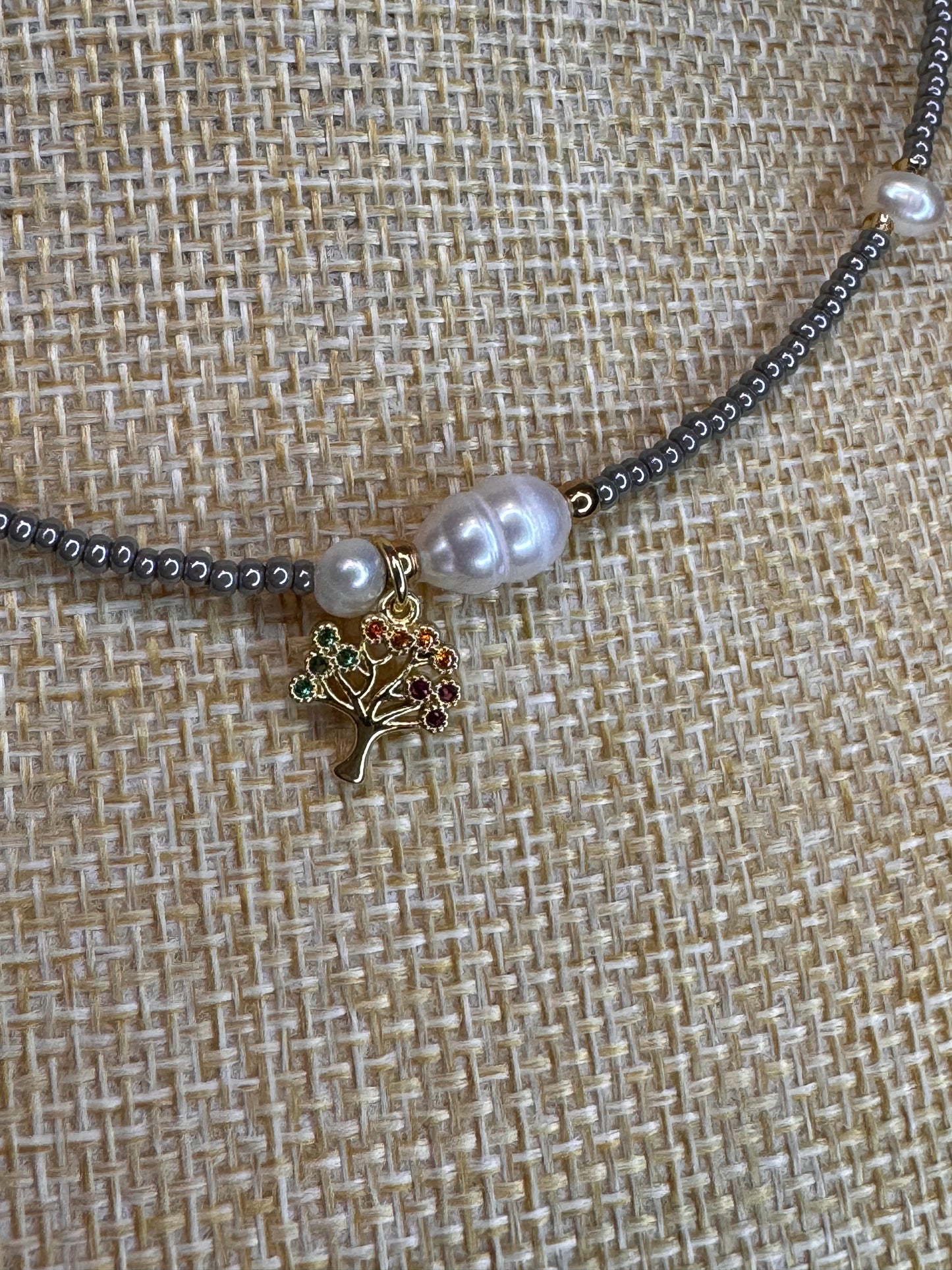 Bead necklace, chocker style, unicolour chocker, freshwater necklace, charm with crystals, handmade, tree of life