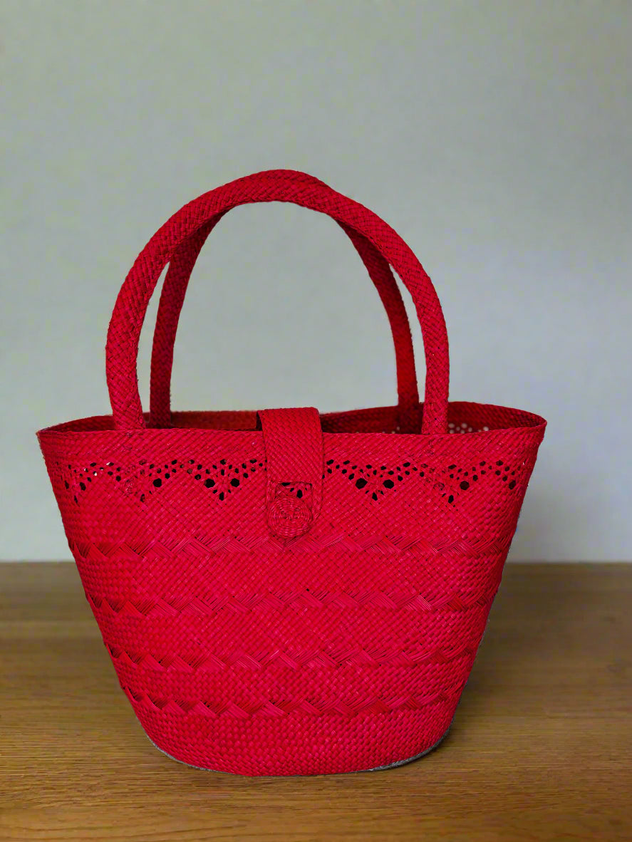 iraca palm tote bag, light weight bag, organic fibres, eco friendly bag
