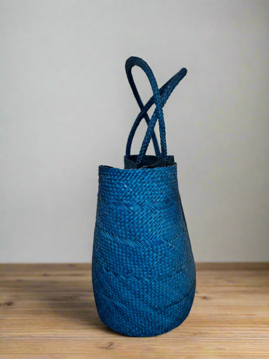 iraca palm tote bag, light weight bag, organic fibres, eco friendly bag