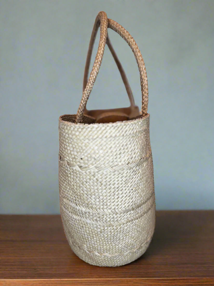 iraca palm tote bag, light weight bag, organic fibres, eco friendly bag