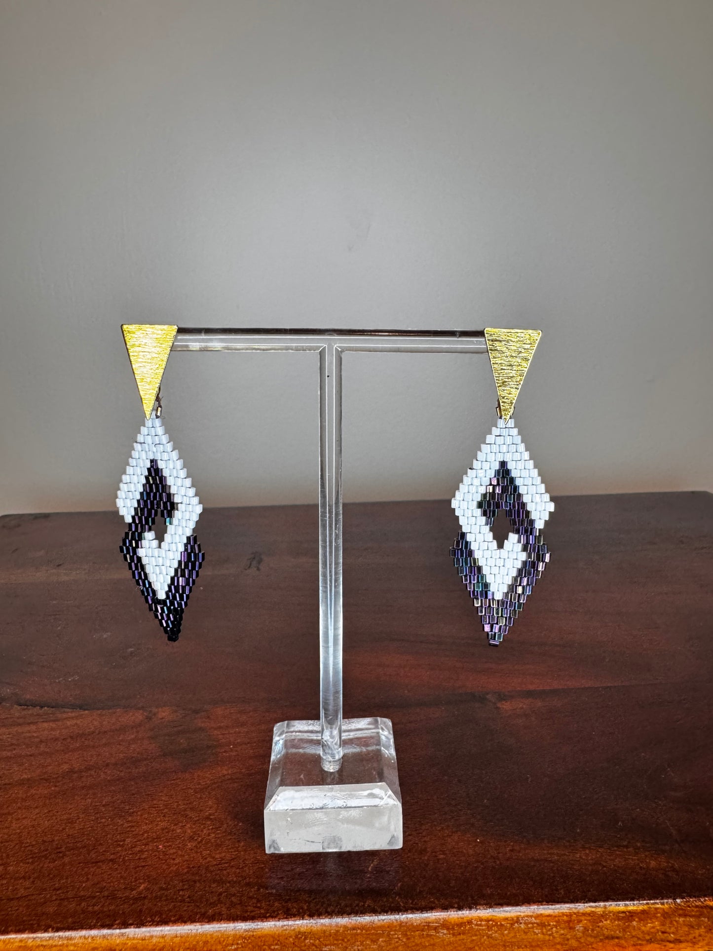 handmade earrings, beaded earrings, miyuki earrings, made in Colombia