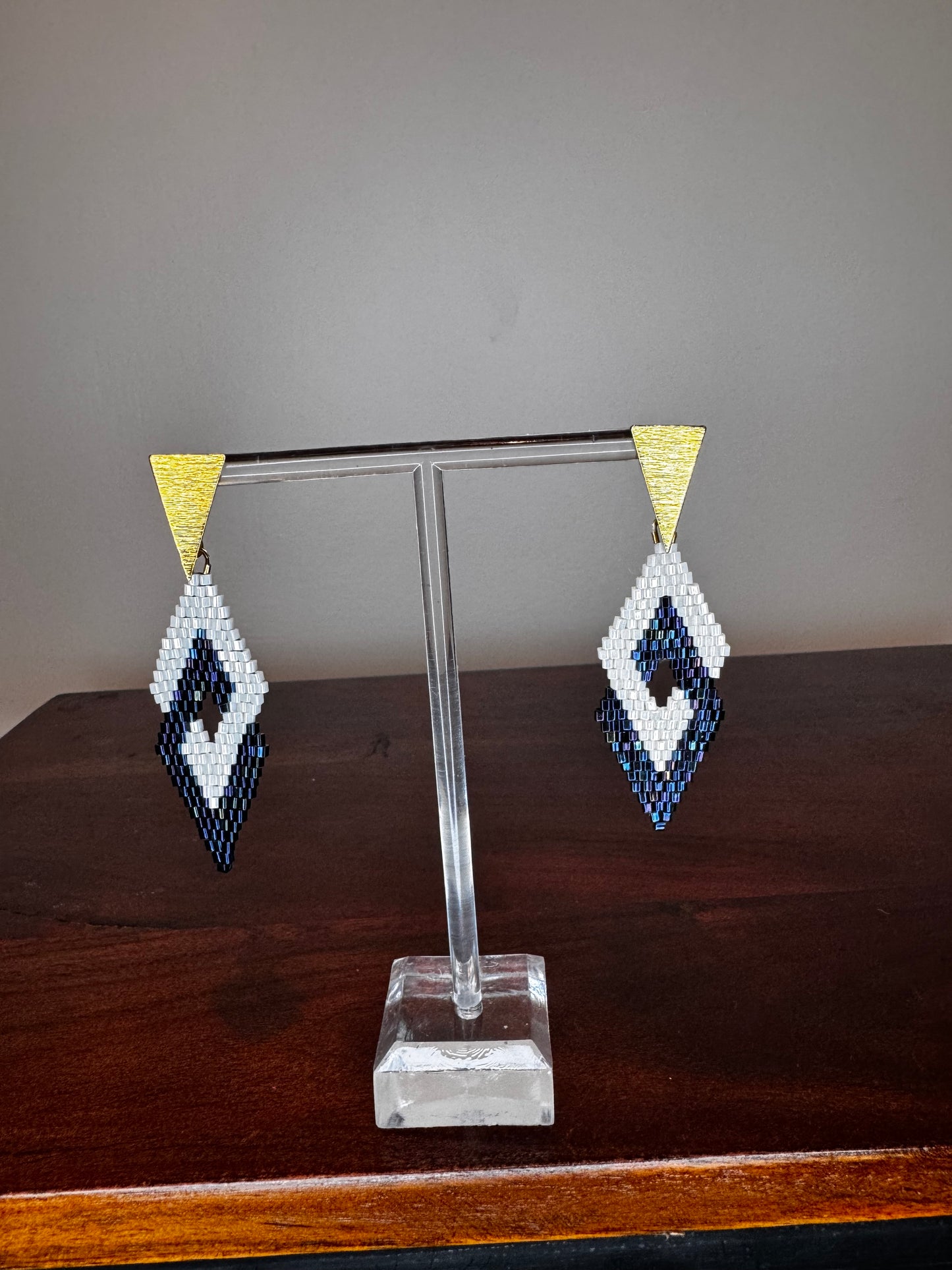 handmade earrings, beaded earrings, miyuki earrings, made in Colombia