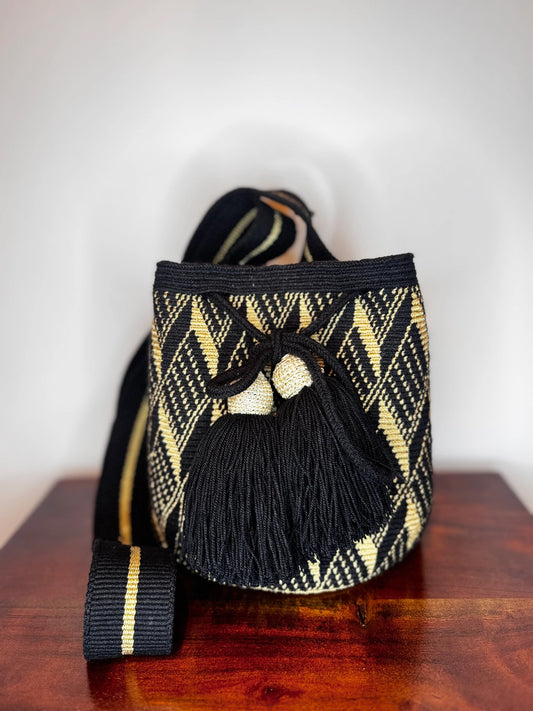 Colombian traditional bag, wayuu bag, mochila wayuu, handmade bag, organic cotton, black and gold bag