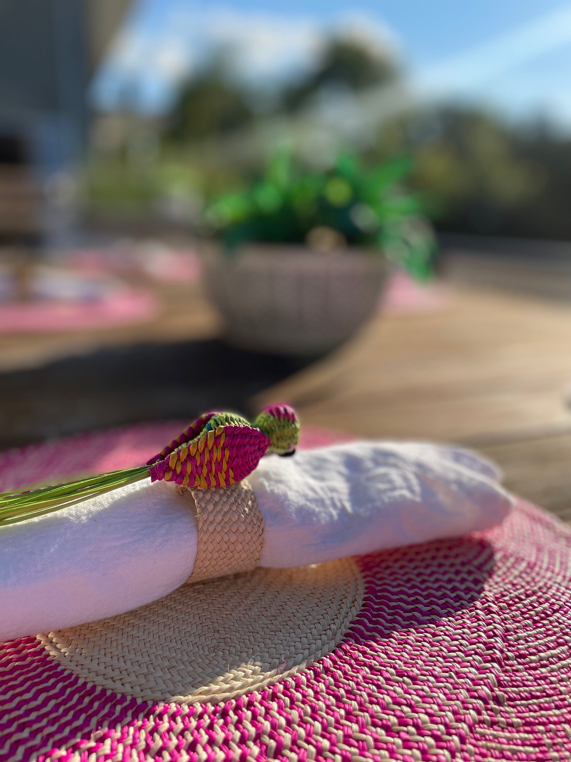 wicked material, birds napkin rings, made in Colombia, hummingbird napkin ring, table decoration, home decoration 