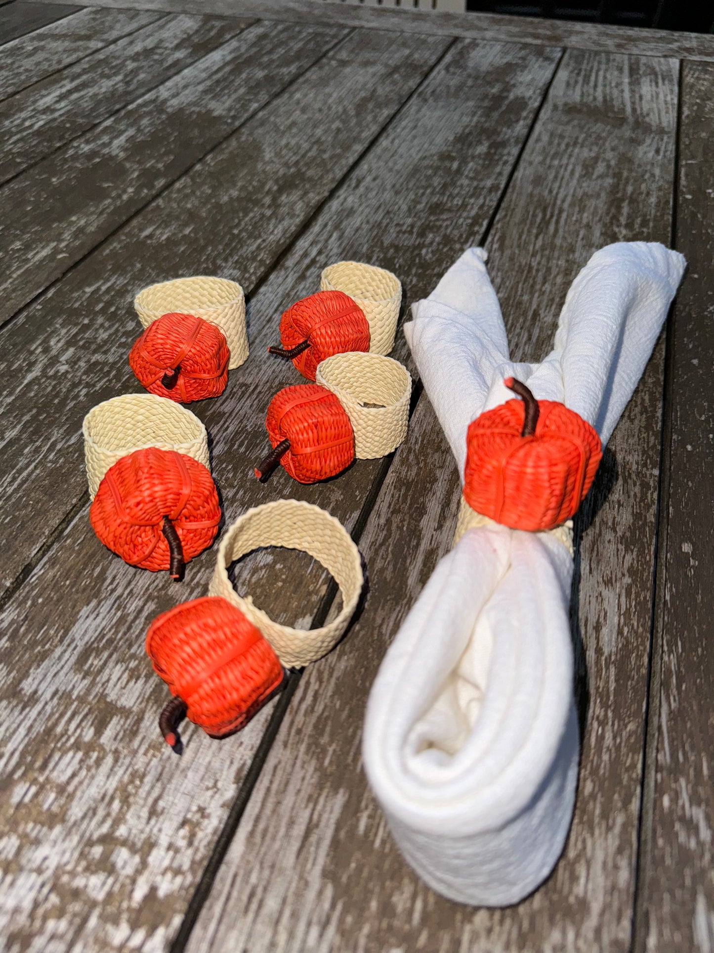 wicked material, pumpkin napkin rings, made in Colombia, fruit napkin ring, table decoration, home decoration, autumn decoration, table set decoration