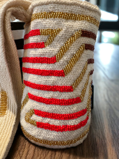 beaded wayuu bag, beaded Arhuaca bag, decorated mochila, handbag, Colombian handbag, handmade bag, earth tones, Colombian mochila, arhuaca mochila