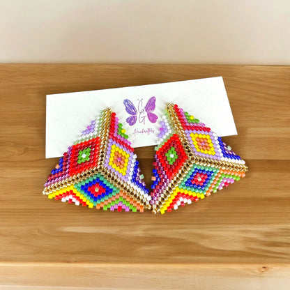 Japanese bead, miyuki work, miyuki earrings, triangle earrings, multi colour earring, made in Colombia, accessories, jewelry, 