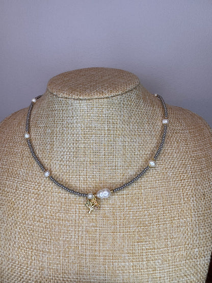 Bead necklace, chocker style, unicolour chocker, freshwater necklace, charm with crystals, handmade, tree of life