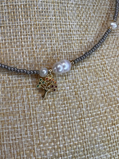 Bead necklace, chocker style, unicolour chocker, freshwater necklace, charm with crystals, handmade, tree of life