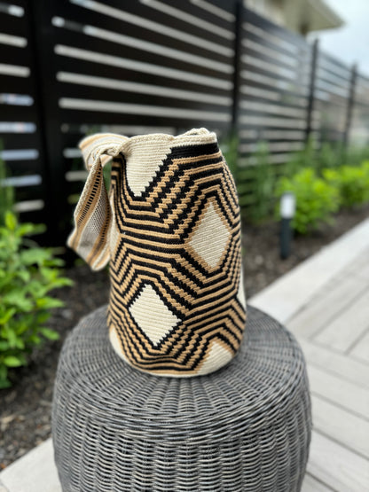 tote bag, summer tote, mochilon Wayuu, Colombian bag, handmade handbag,, cotton bag, large bag, beach bag, summer bag, pool bag, summer style, vacay mode, vacation bag