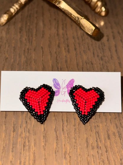 heart earrings, stud style, handmade jewelry, miyuki technique, block beads, red and black earrings, made in Colombia, available in Montreal.