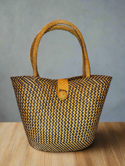 iraca palm tote bag, light weight bag, organic fibres, eco friendly bag