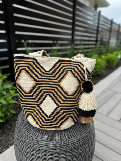tote bag, summer tote, mochilon Wayuu, Colombian bag, handmade handbag,, cotton bag, large bag, beach bag, summer bag, pool bag, summer style, vacay mode, vacation bag