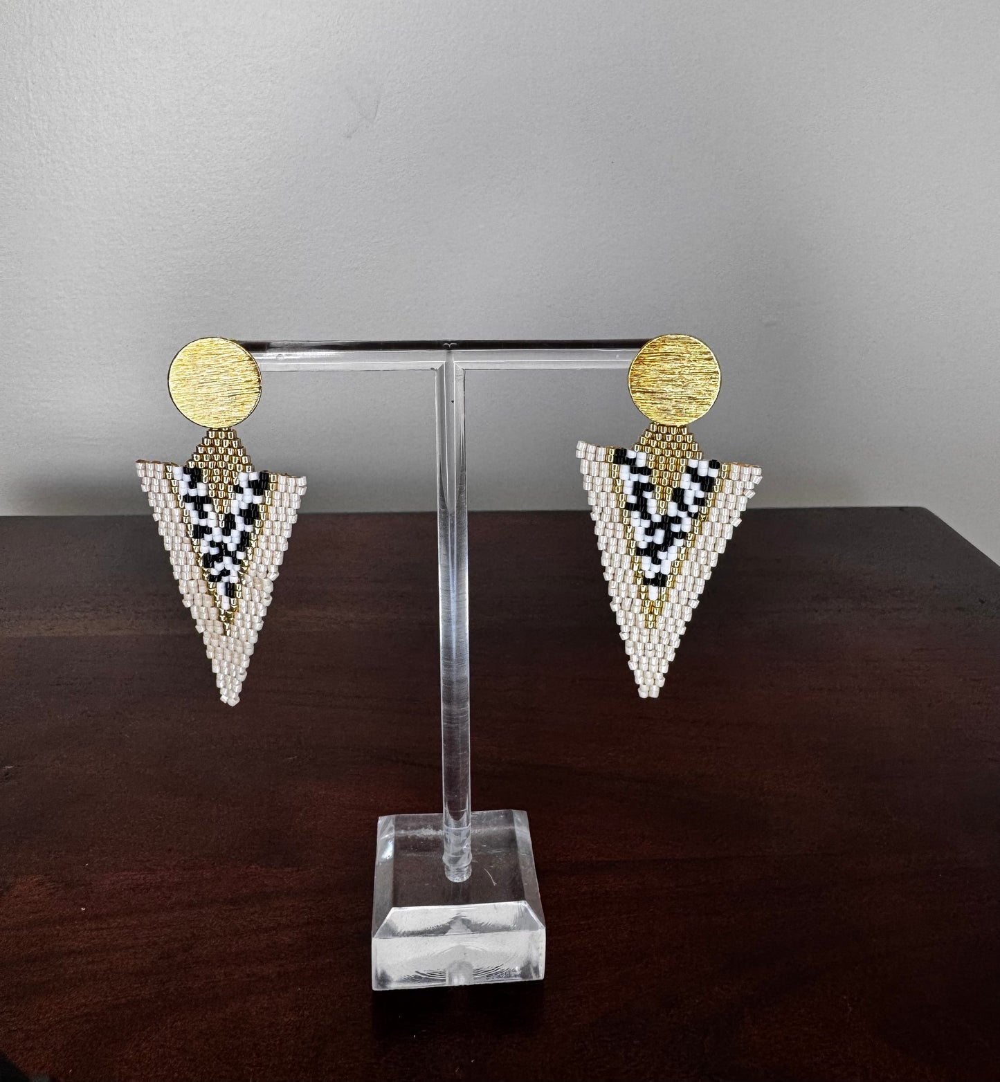 triangle earrings in neige shiny beads