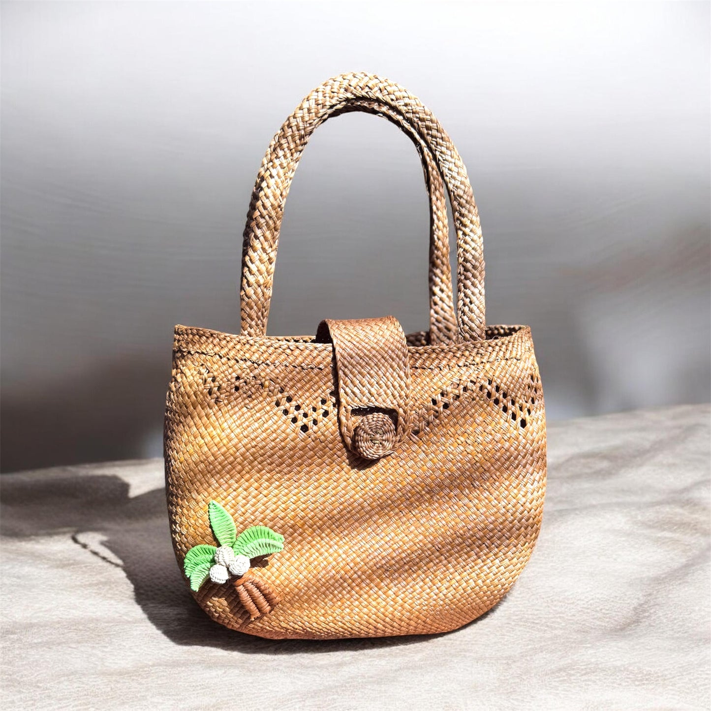 natural fibre bag, handmade in Colombia available in Montreal 