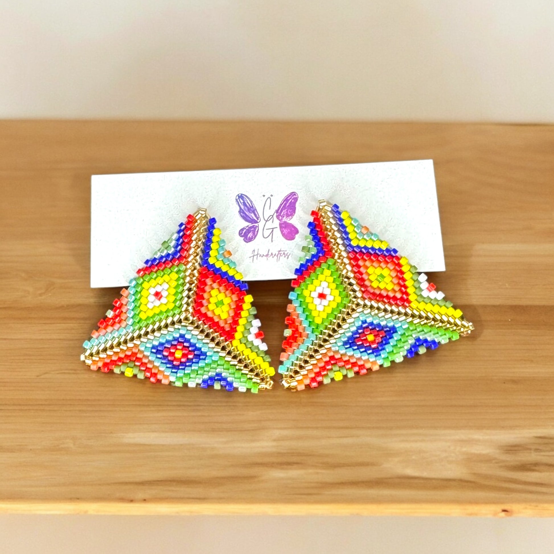 Japanese bead, miyuki work, miyuki earrings, triangle earrings, multi colour earring, made in Colombia, accessories, jewelry, 