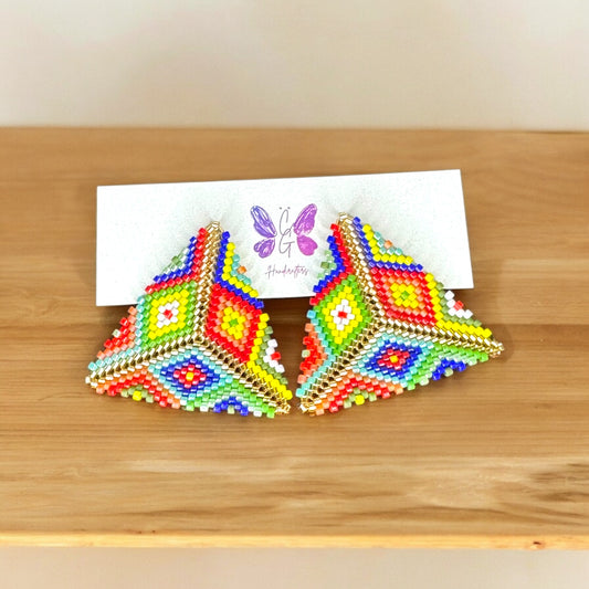 Japanese bead, miyuki work, miyuki earrings, triangle earrings, multi colour earring, made in Colombia, accessories, jewelry, 