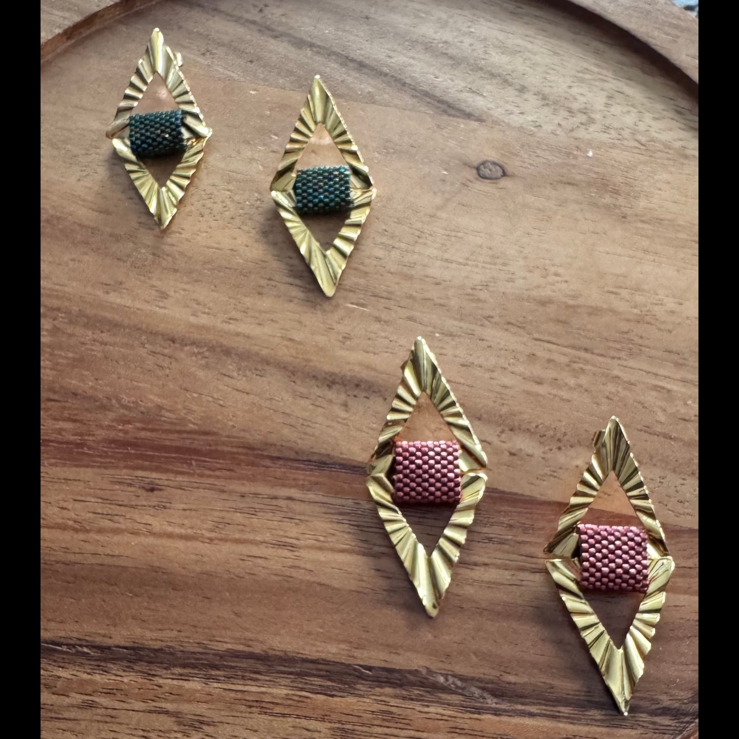Pair of gold earrings with green and terracotta miyuki beads 
