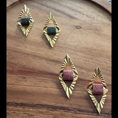 Pair of gold earrings with green and terracotta miyuki beads 