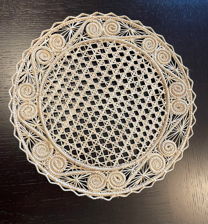 handwoven placemats, home decor, table set, natural colour, round placemats, straw material, iraca palm fiber, wicker material, wicker placemat, wicker table decoration