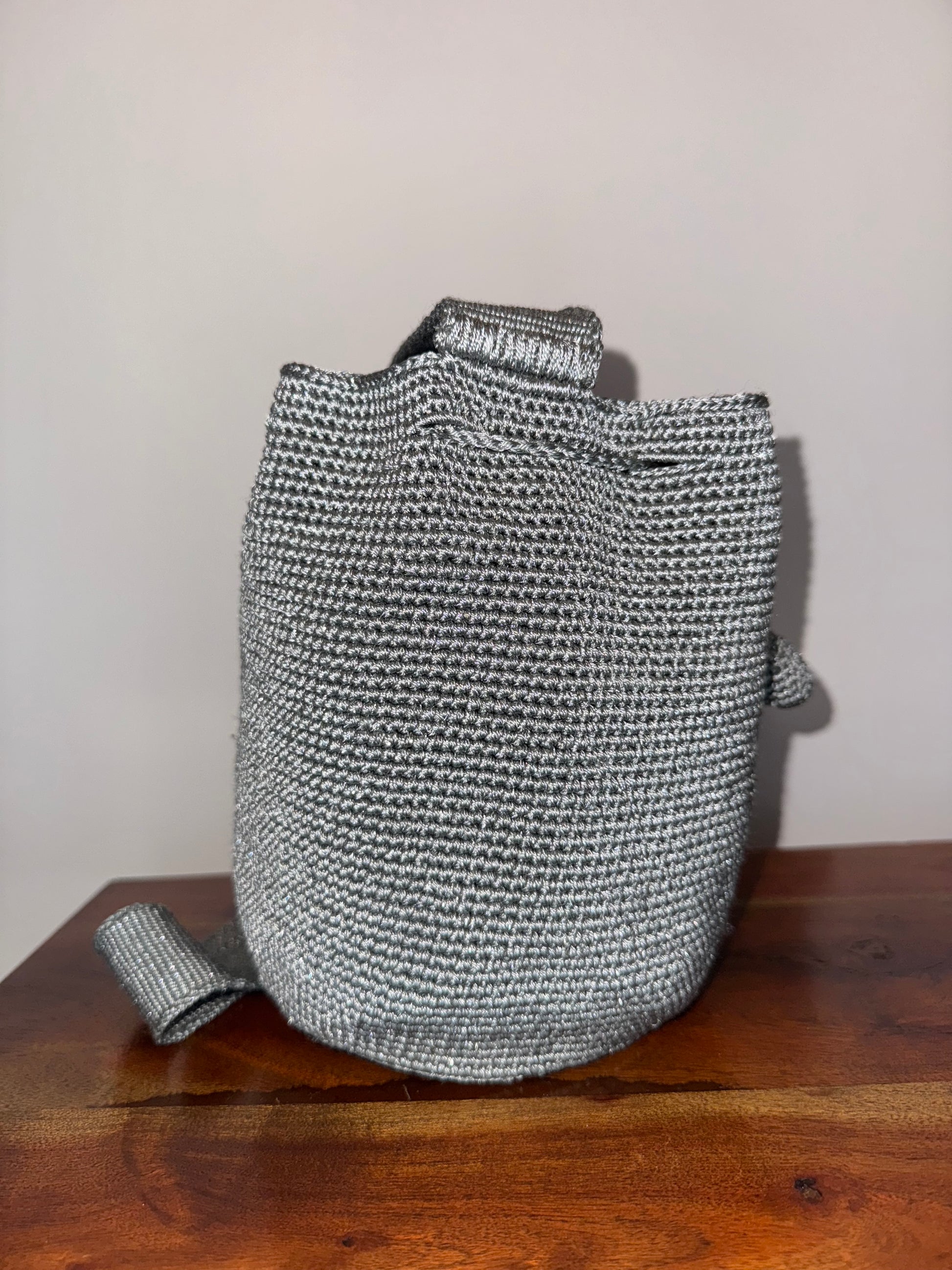 Wayuu bag from Colombia available in Montreal, 100% handmade displaying metallic touches 