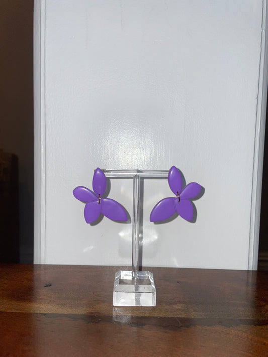 Boucles d’oreilles en argile papillon violet