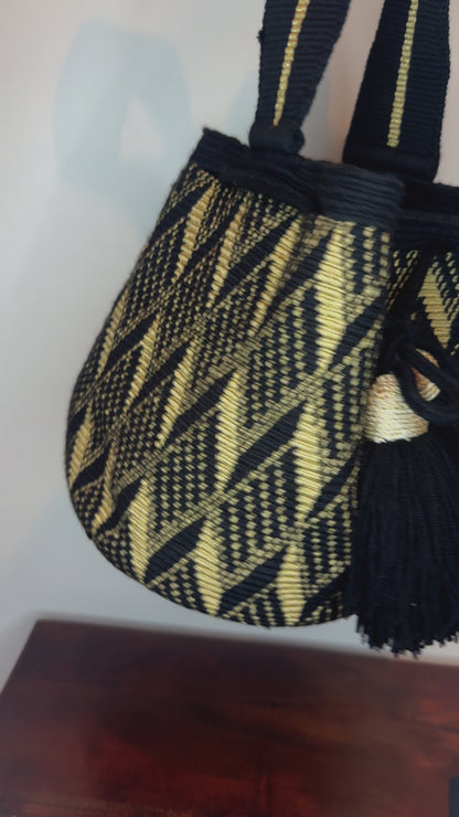 Colombian traditional bag, wayuu bag, mochila wayuu, handmade bag, organic cotton, black and gold bag