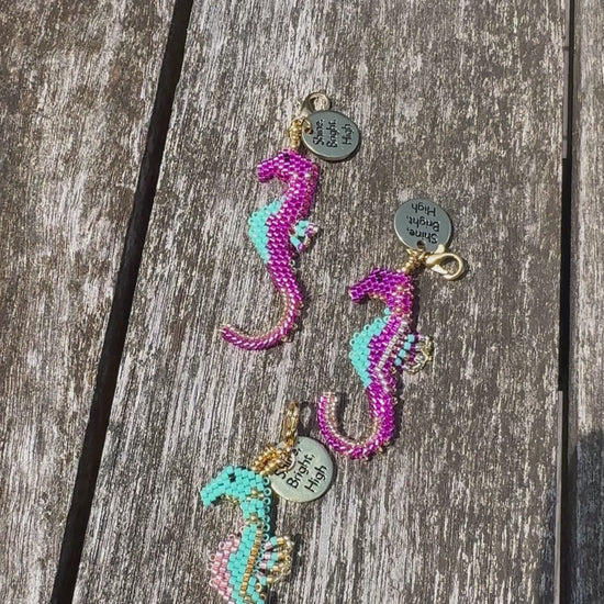 seahorse charm, miyuki charm, handmade jewelry 