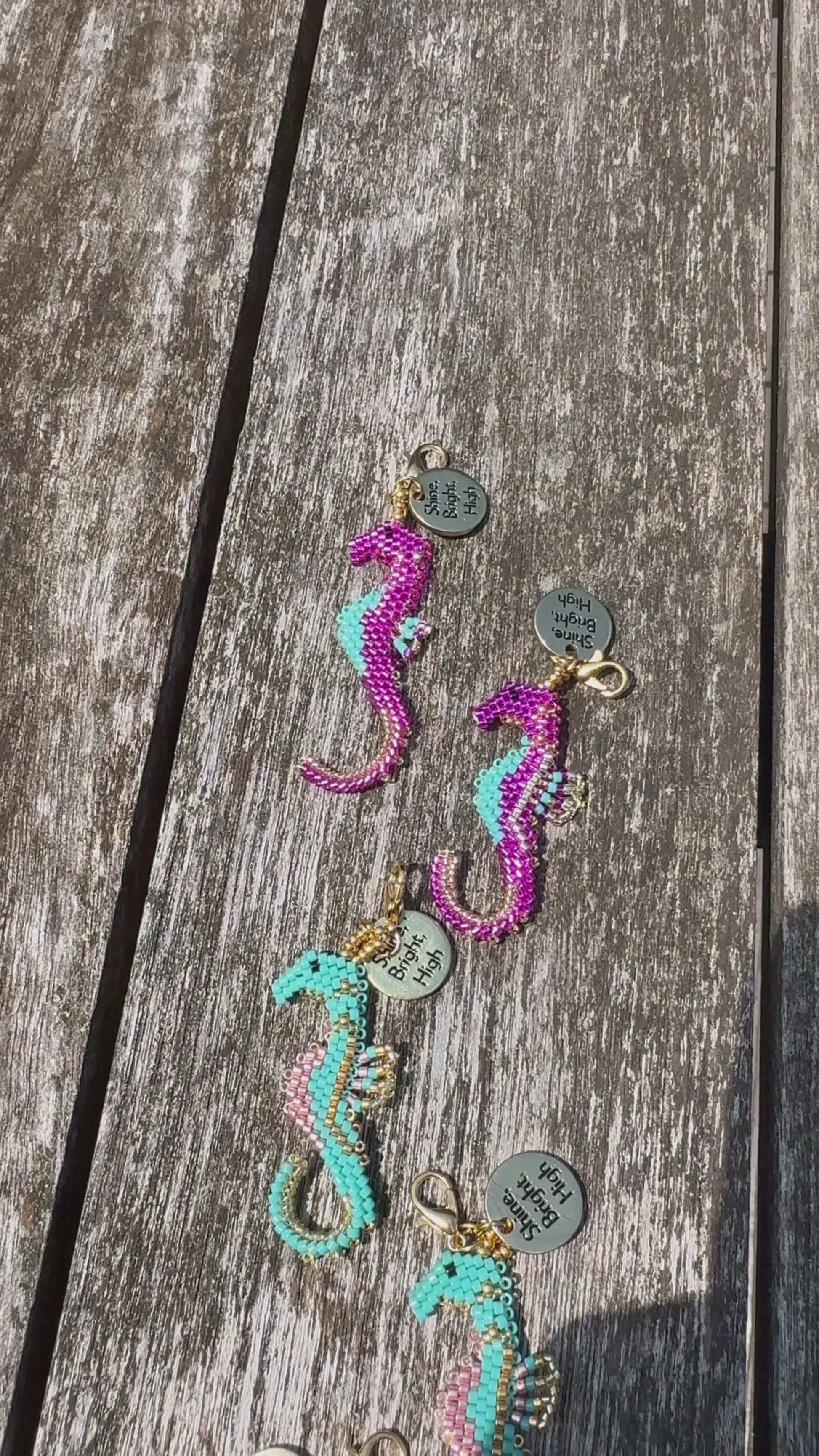 seahorse charm, miyuki charm, handmade jewelry 