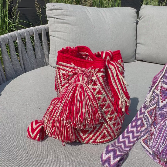 embedded crystal, hand-glued crystals, colombian bag, handwoven bag, Colombian traditional bag in Montreal. boho chic bag Montreal, colourful lightweight bag Montreal, handwoven bag Montreal
