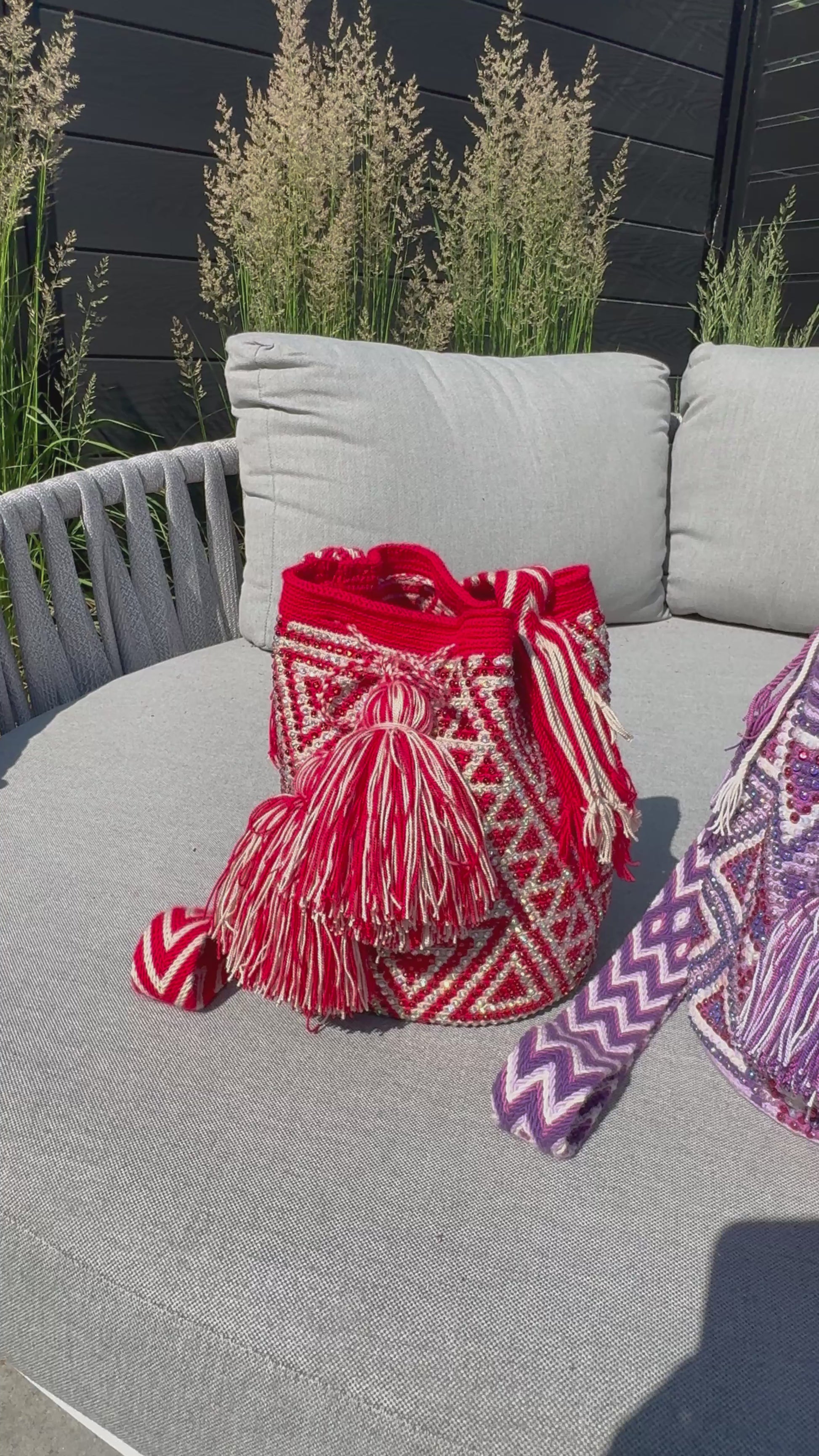 embedded crystal, hand-glued crystals, colombian bag, handwoven bag, Colombian traditional bag in Montreal. boho chic bag Montreal, colourful lightweight bag Montreal, handwoven bag Montreal