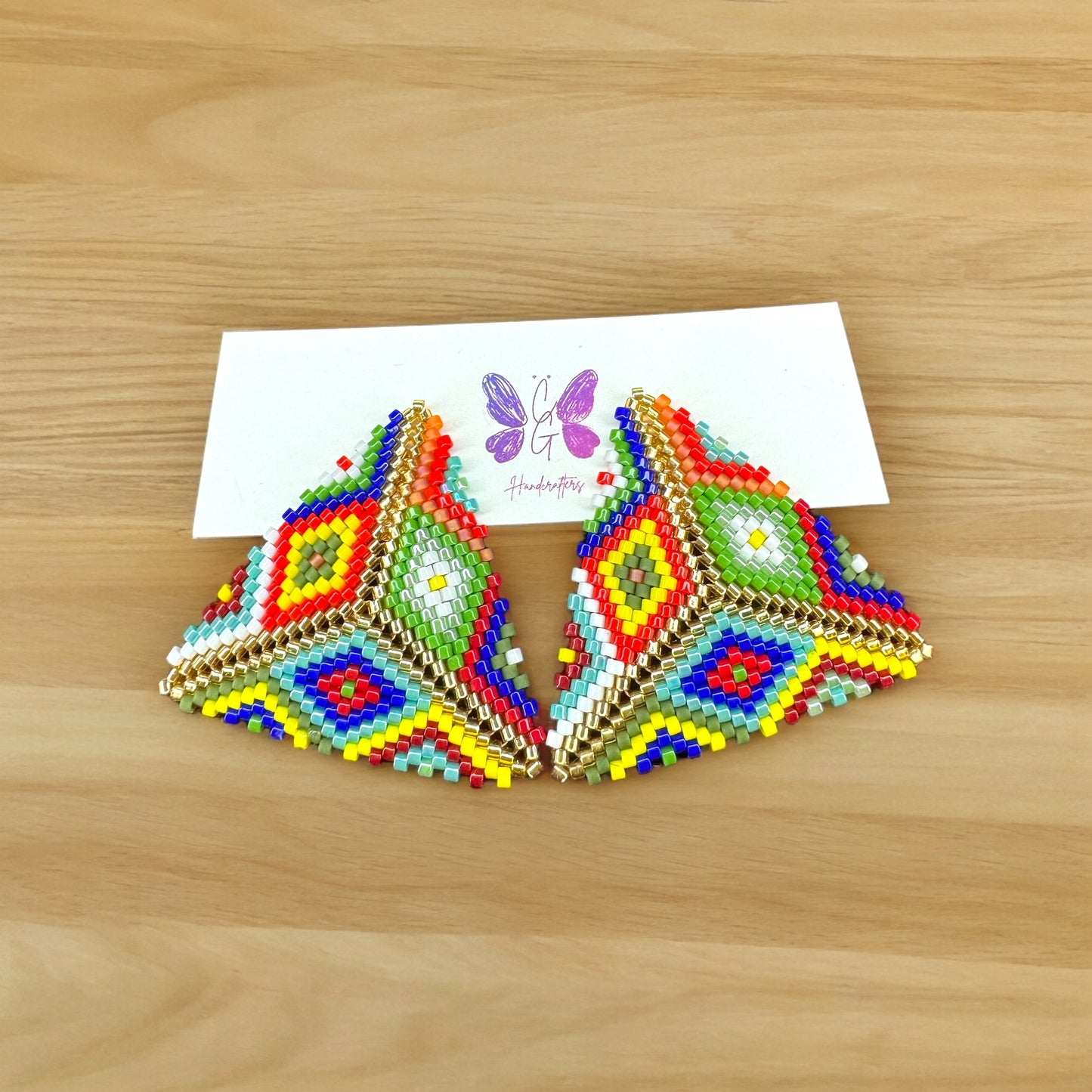 Japanese bead, miyuki work, miyuki earrings, triangle earrings, multi colour earring, made in Colombia, accessories, jewelry, 